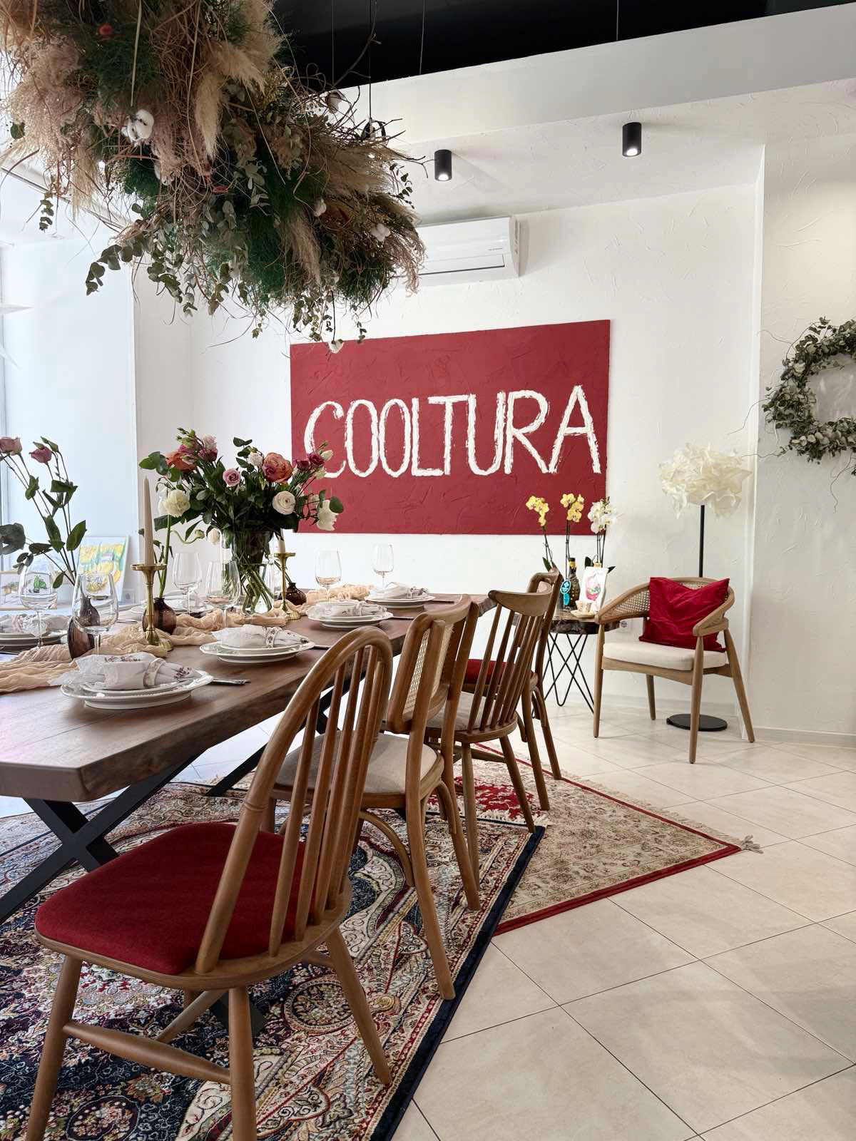 Нестандартно бохо място за събития. Организация на различна бебешка погача в София.